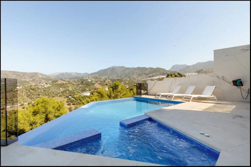 Luxury Villa In Frigiliana - Villa Maui Malaga Exterior photo